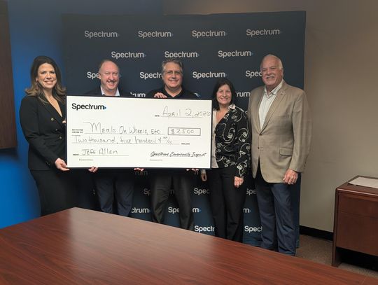 Commissioner Jay Zembower joins Spectrum to award $2500 to Meals on Wheels