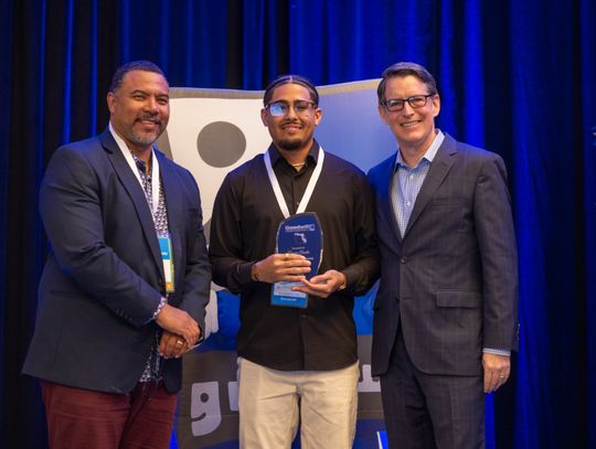  Goodwill Employee, Geovan Acosta honored with Leadership Award