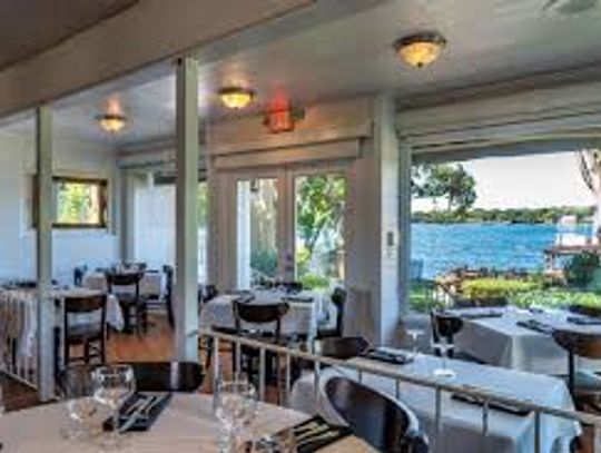 Vegas, Baby! Hits of the Headliners at Enzo’s on the Lake