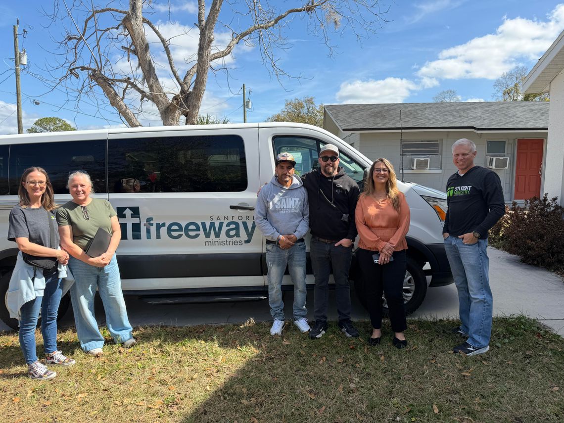 Lifeway Church - Sanford assists Freeway Ministries