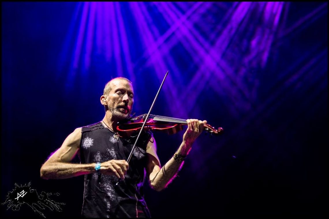 Visionary Violinist, Dixon’s Violin, plays Sanford Civic Center January 22